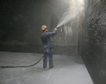 聚脲設備噴涂施工中常出現的質量通病及防治